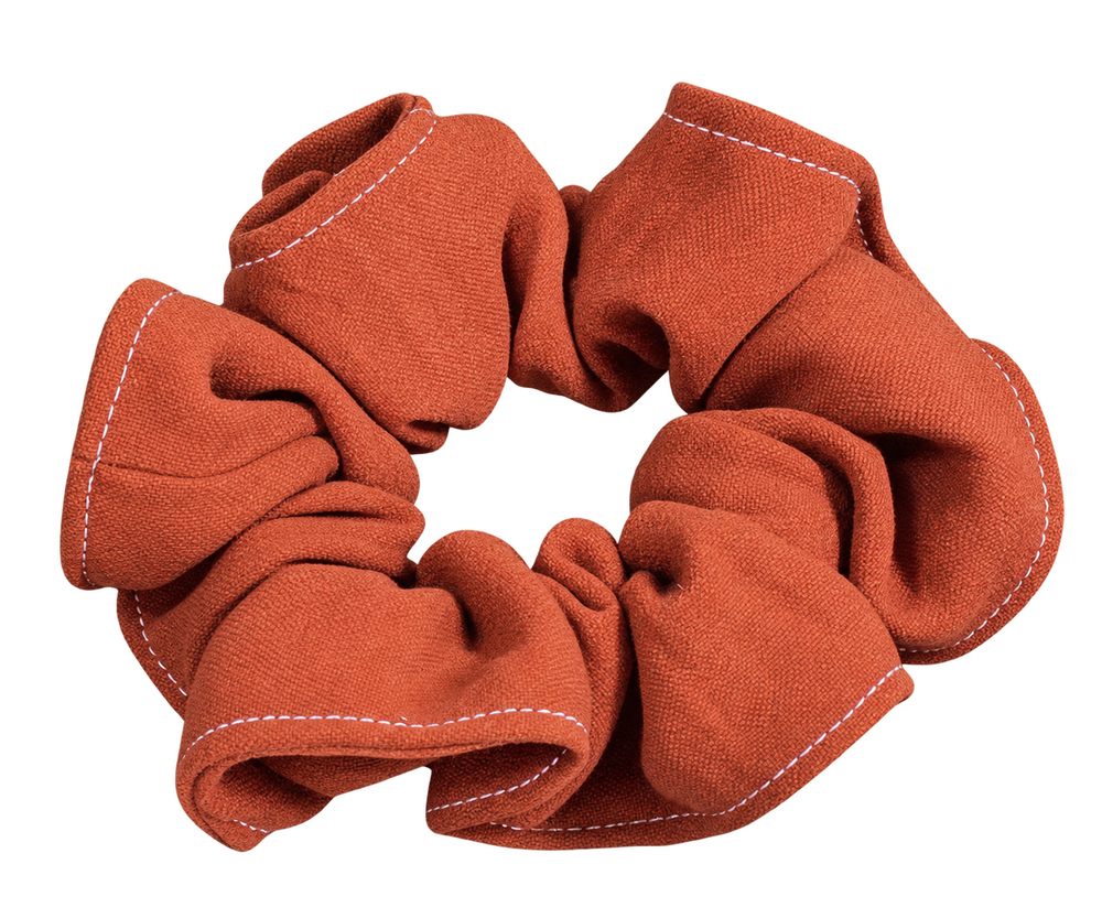 Scrunchie terracota de la colección limitada, portada individual.